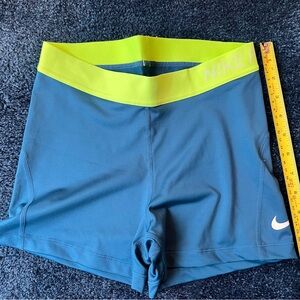 Nike dri fit womens M compression shorts